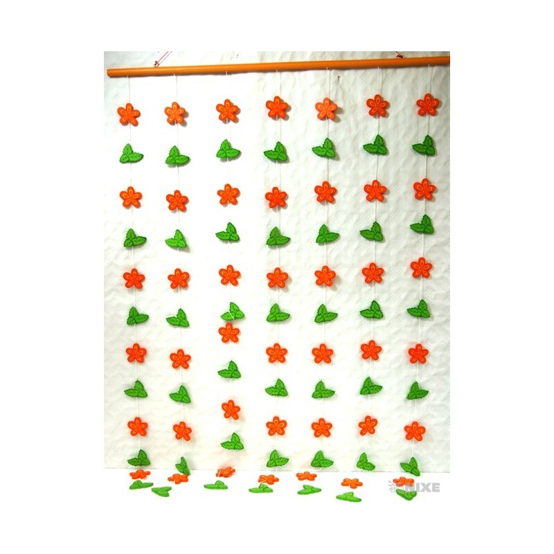 GIRLANDA 7ks NA TYČI*MIX BAREV