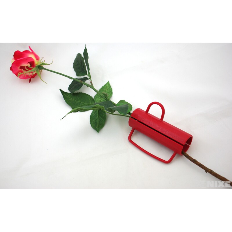 ODTRŇOVAČ PLASTOVÝ