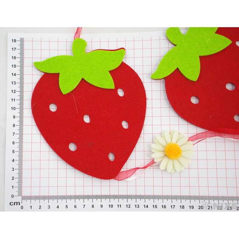 GIRLANDA FILC JAHODY 17x120cm