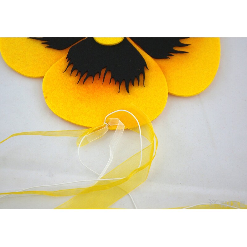 ZÁVĚS FILC MACEŠKA 20x20cm*MIX BAREV