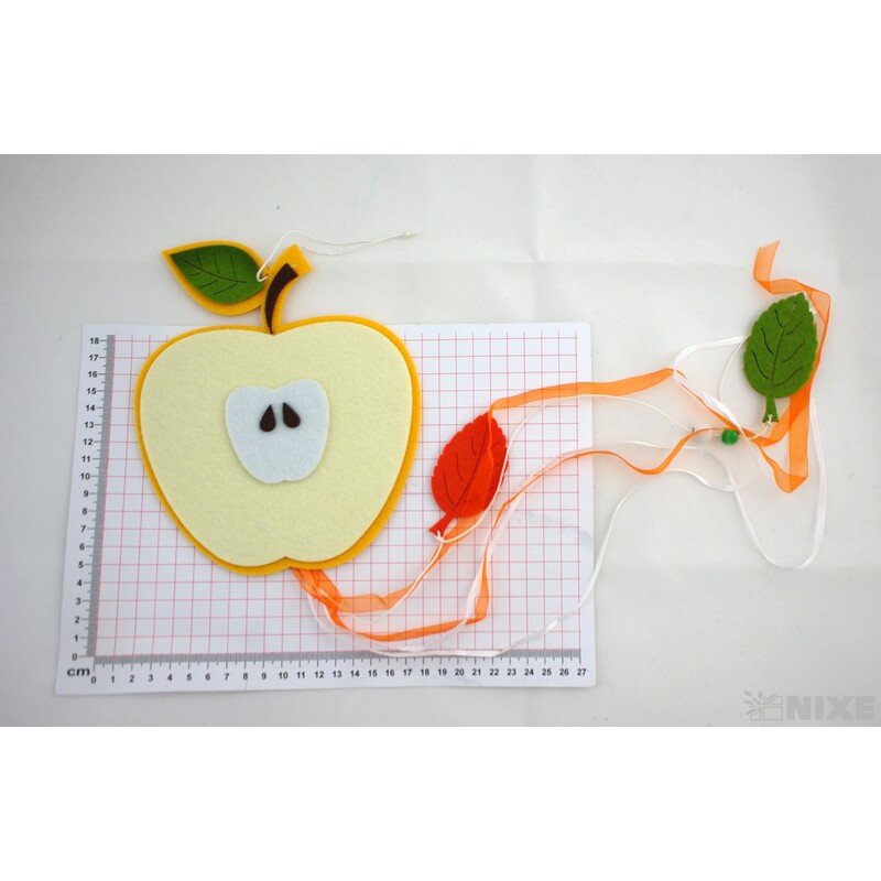 ZÁVĚS FILC JABLÍČKO 17x19cm*