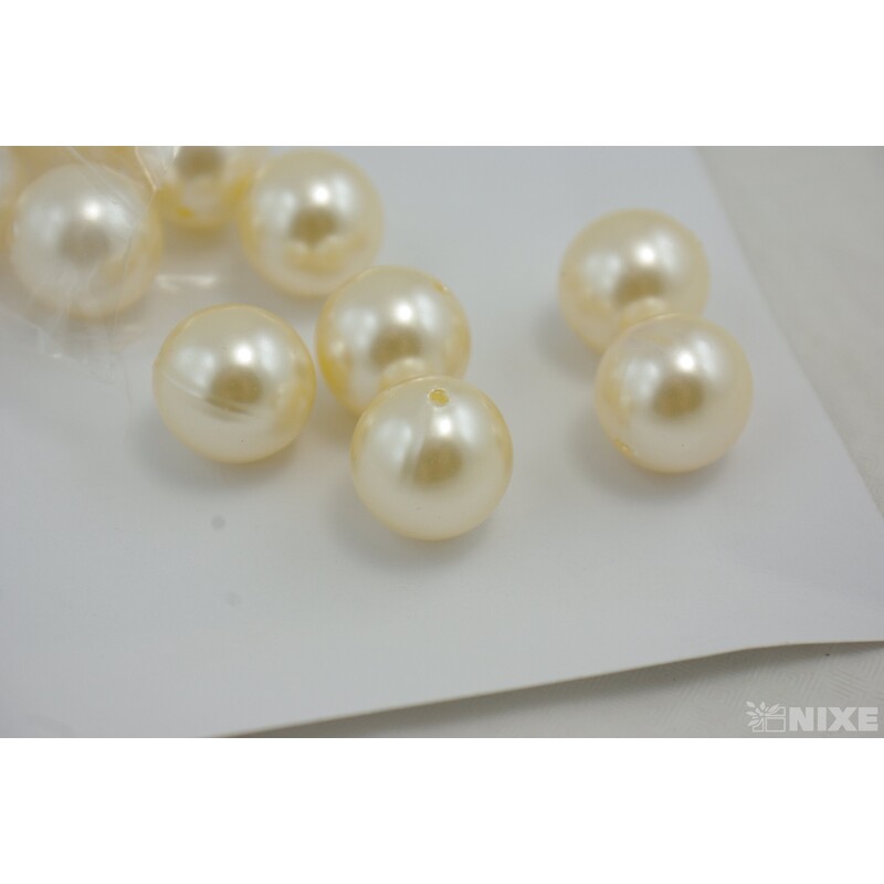 KORÁLKY 20mm 12ks*SMETANOVÁ