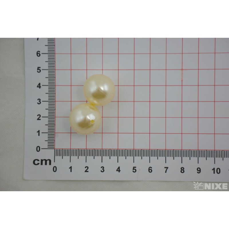 KORÁLKY 20mm 12ks*SMETANOVÁ