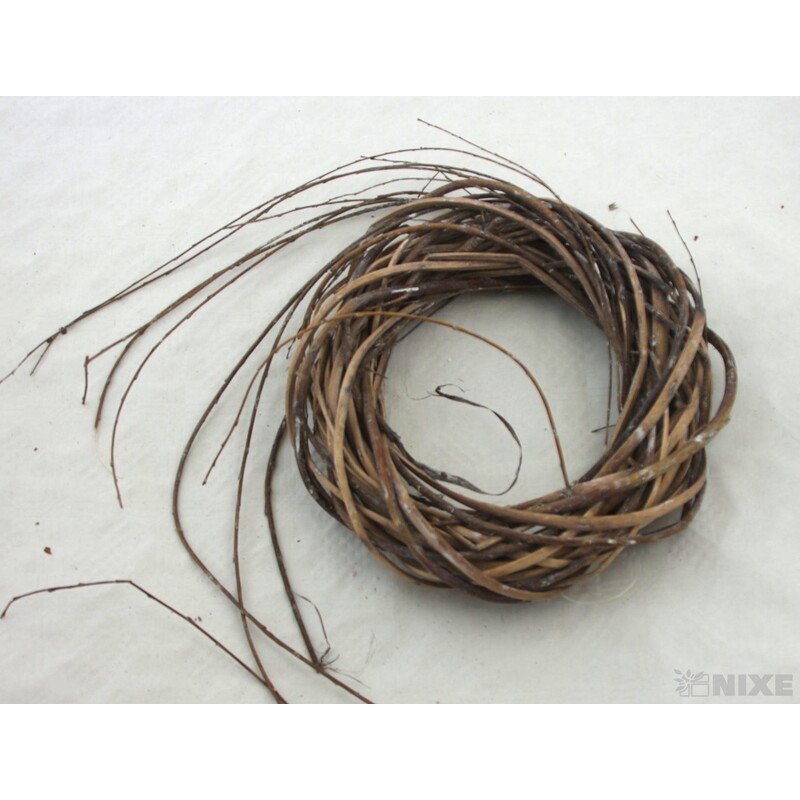 VĚNEC PROUTĚNÝ 25cm*MIX BAREV