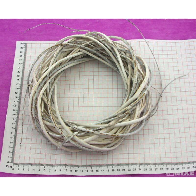 VĚNEC PROUTĚNÝ 25cm*MIX BAREV