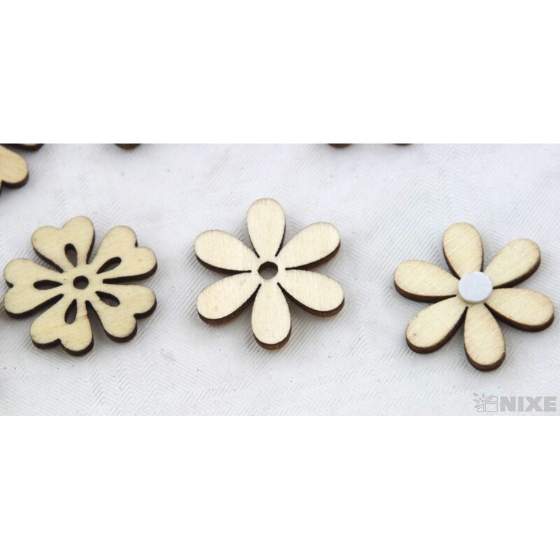 KVĚT D NALEPOVACÍ 2,5cm 18ks*PŘÍRODNÍ