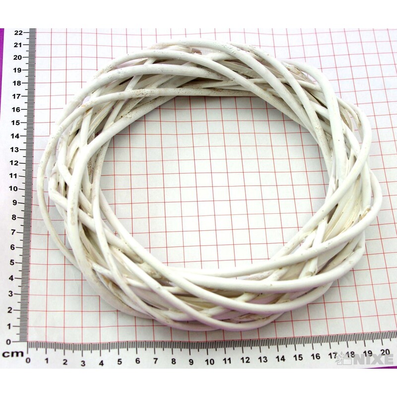 VĚNEC PROUTĚNÝ 20cm*BÍLÁ