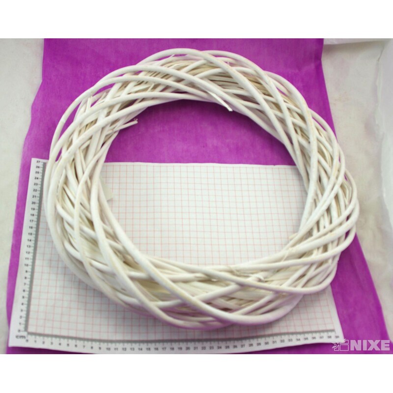 VĚNEC PROUTĚNÝ 43cm*BÍLÁ