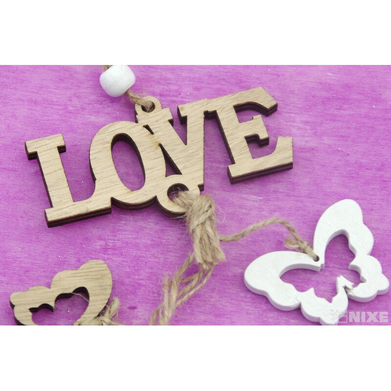 ZÁVĚS DŘEVO LOVE*