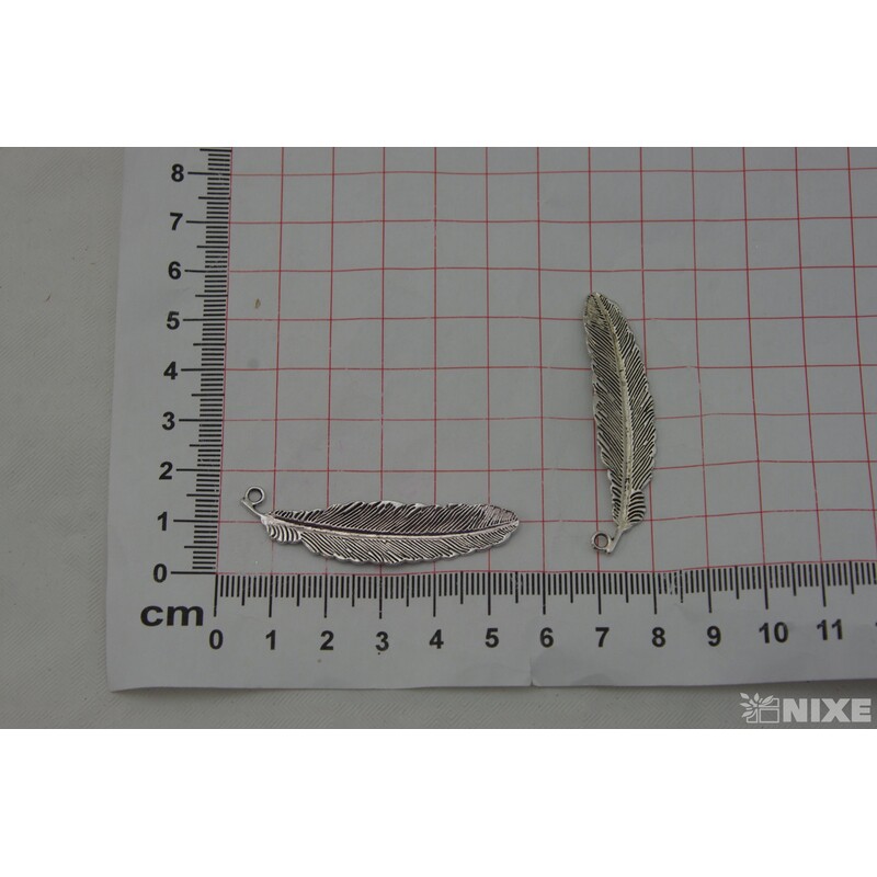 ZÁVĚS KOV PEŘÍ 20ks 5cm*STŘÍBRNÁ