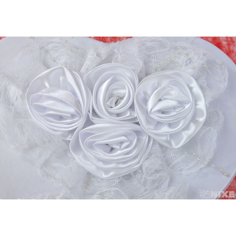 KRABICE SRDCE 42x18x37cm 38x14x34 35x11x31 32x8x28 29x5x26*BÍLÁ