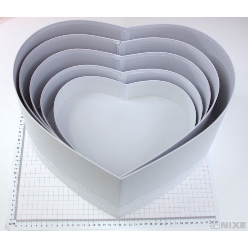 KRABICE SRDCE 42x18x37cm 38x14x34 35x11x31 32x8x28 29x5x26*BÍLÁ