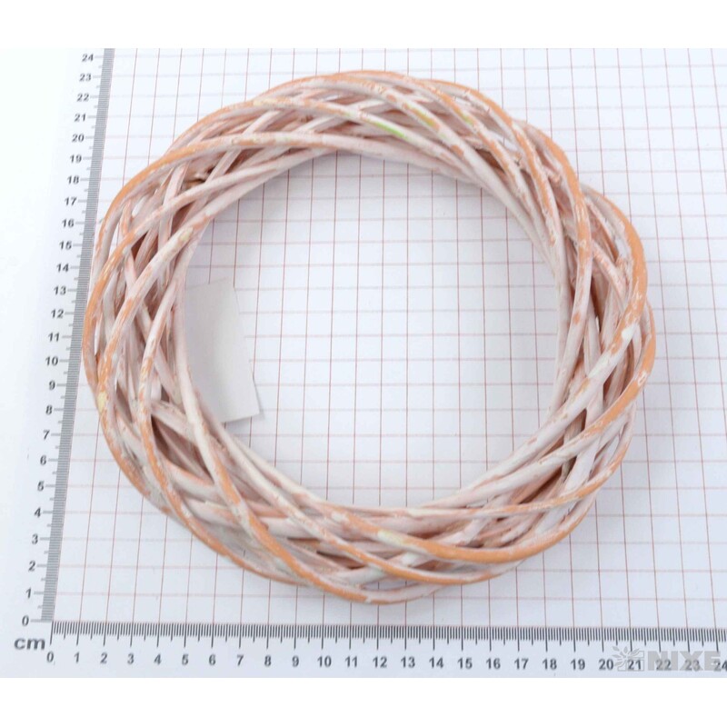 VĚNEC PROUTĚNÝ 20cm*MIX BAREV