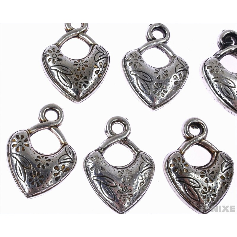 ZÁVĚS KOV SRDCE 8ks 3cm*STŘÍBRNÁ