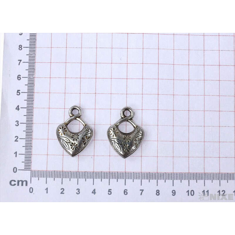 ZÁVĚS KOV SRDCE 8ks 3cm*STŘÍBRNÁ