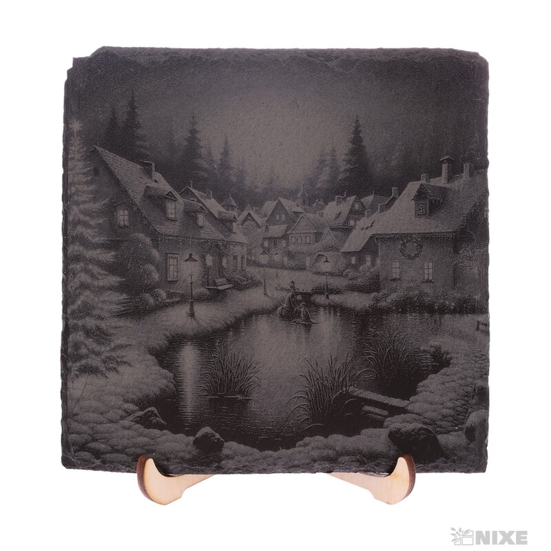 OBRAZ BŘIDLICE VÁNOČNÍ VESNICE 13x13cm+STOJAN