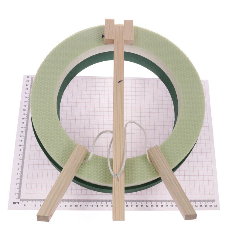 VĚNEC STOJAN pr.35cm v.41cm