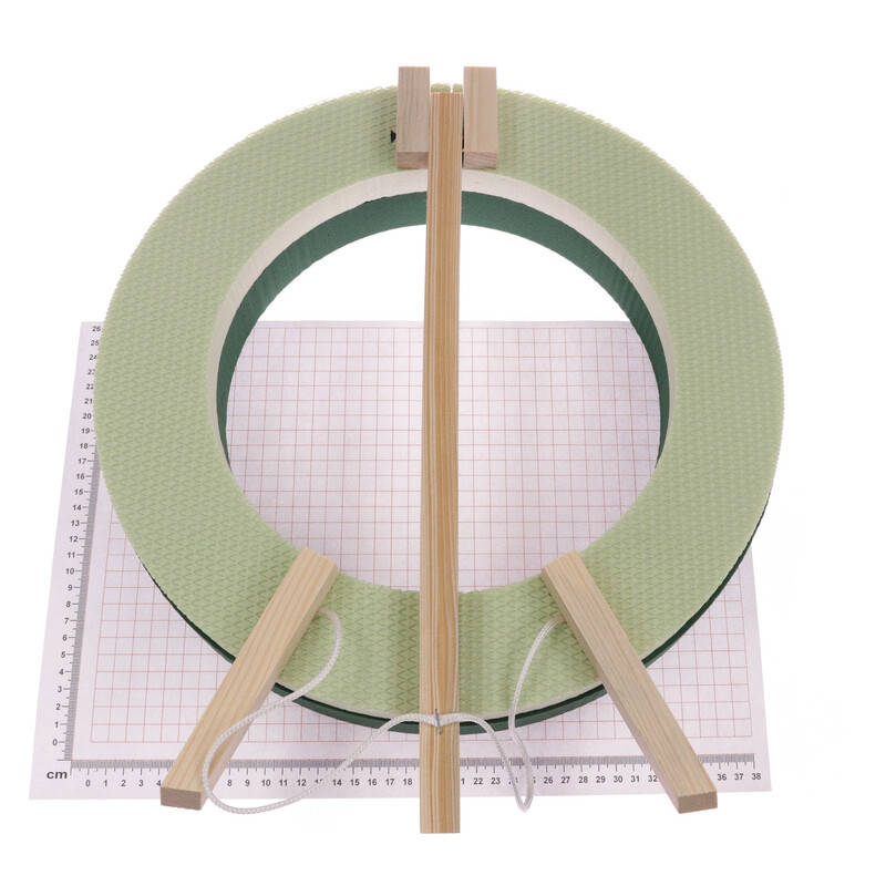 VĚNEC STOJAN pr.40cm v.44cm